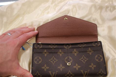 louis vuitton sarah wallet cheap|louis vuitton monogram wallet price.